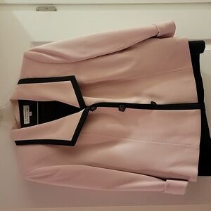 Size 18 Tahari 2 piece skirt suit